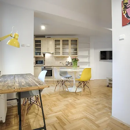 By Tyzenhauz Apartamento *