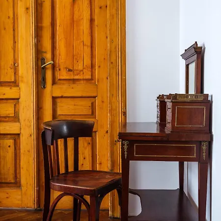 Apartment By Tyzenhauz Krakow