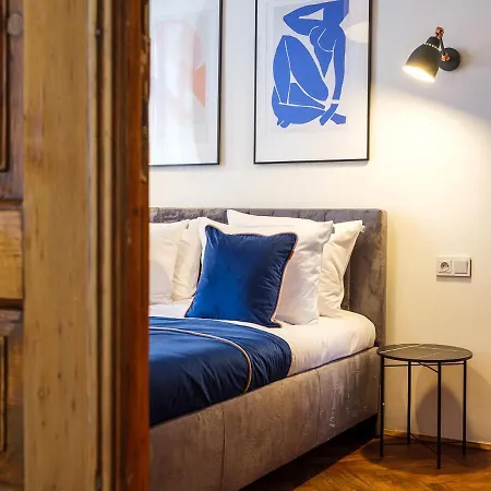 By Tyzenhauz Apartment