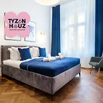 Apartment By Tyzenhauz *
